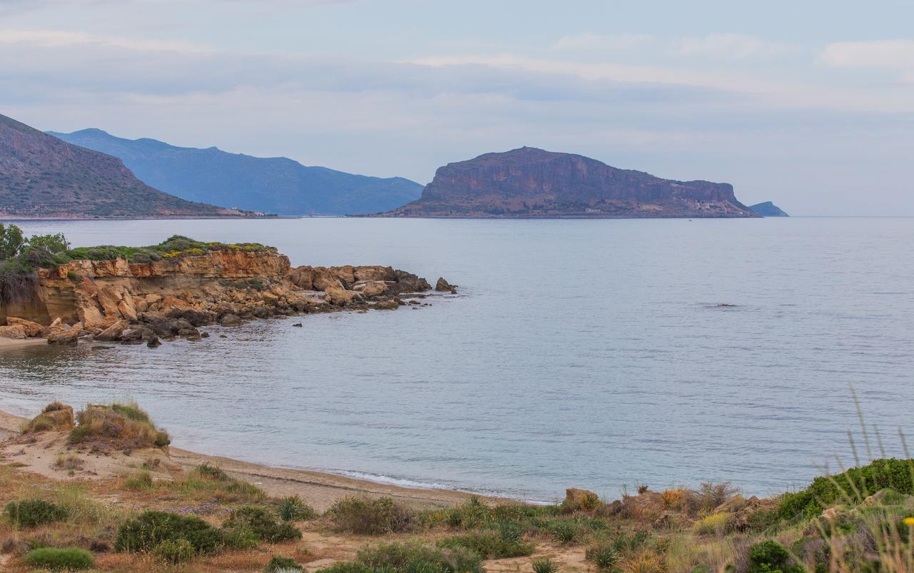 Ta Ambelakia Apartment Monemvasia Bagian luar foto